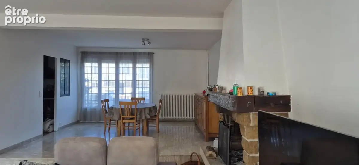 YERRES, belle maison familiale de 205 m² avec piscine, terrain plein sud et  sous sol total - photo 4