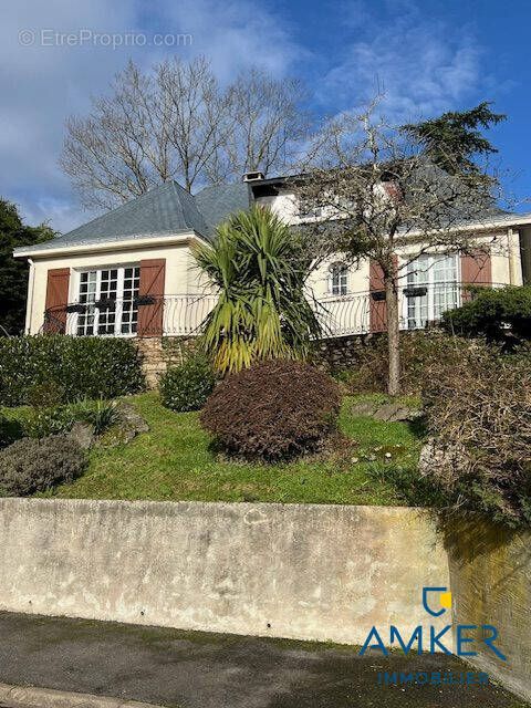 Maison à SAINT-ETIENNE-DE-MONTLUC