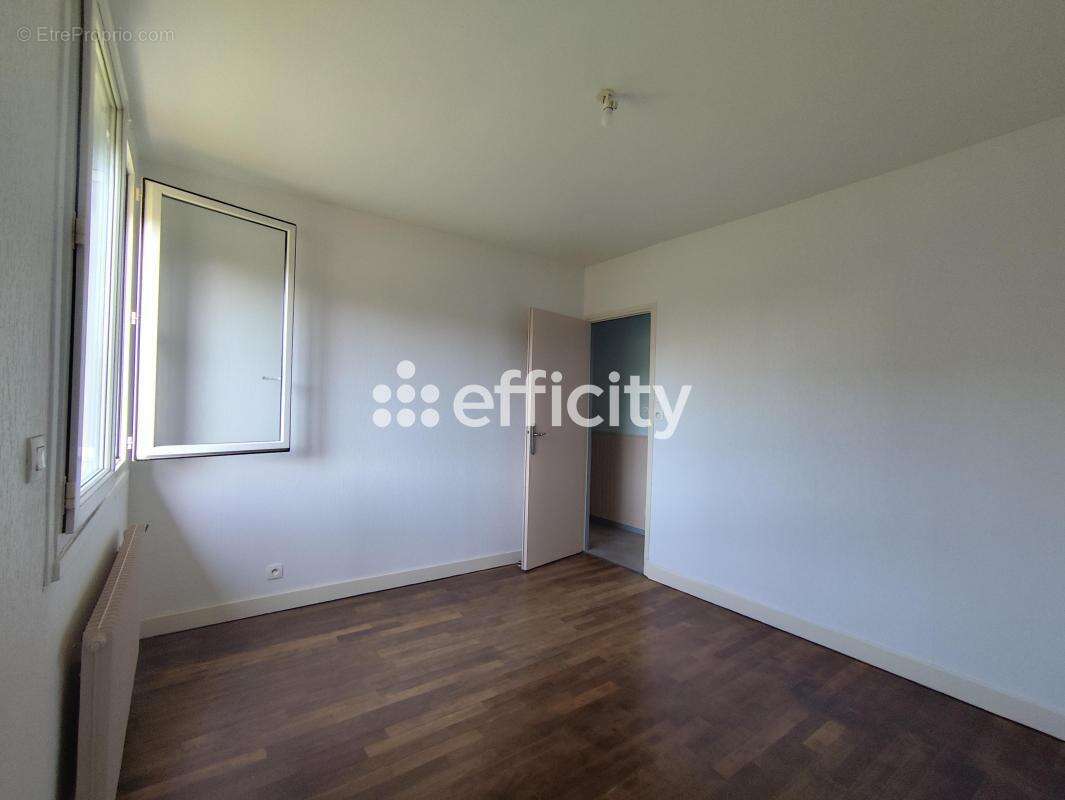 Maison à SAINTE-GAUBURGE-SAINTE-COLOMBE