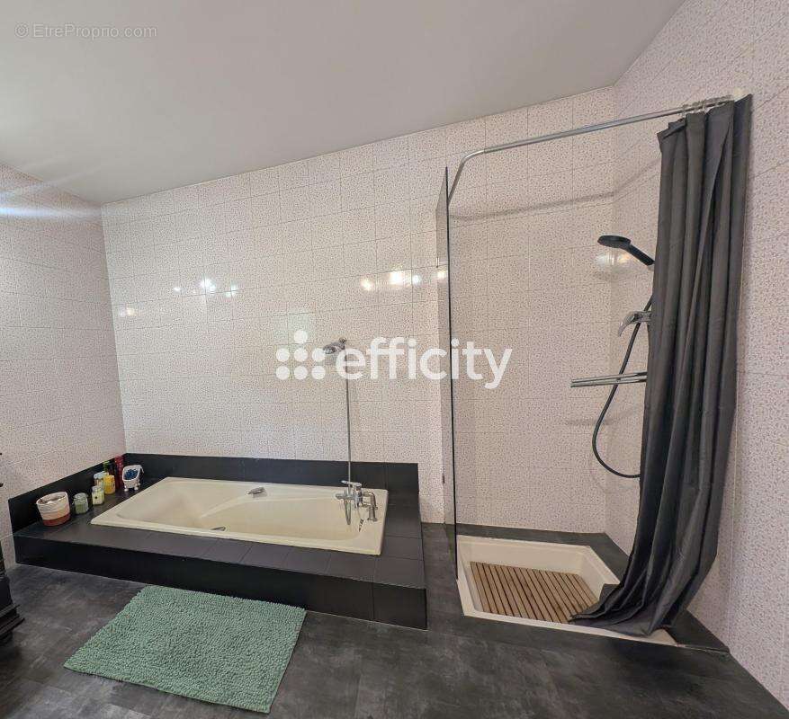 Maison à FONTANIL-CORNILLON