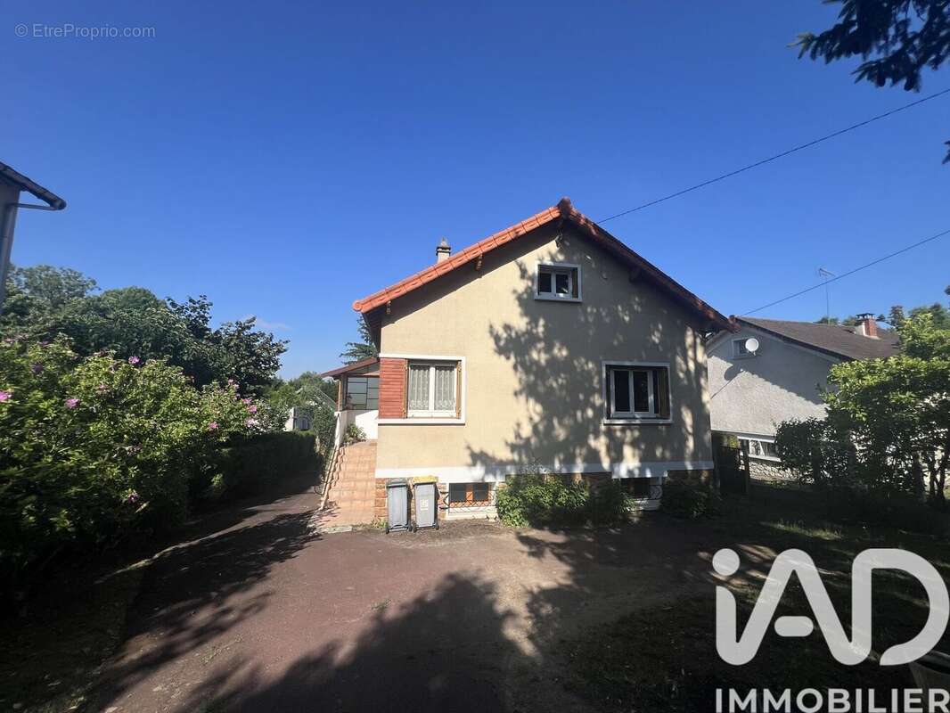 Photo 2 - Maison à SAINTRY-SUR-SEINE