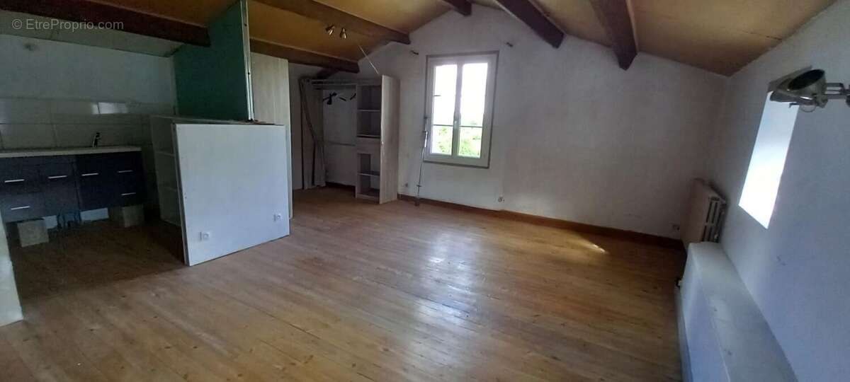 Maison 140 m² à Neuvicq-Le-Chateau  - photo 4