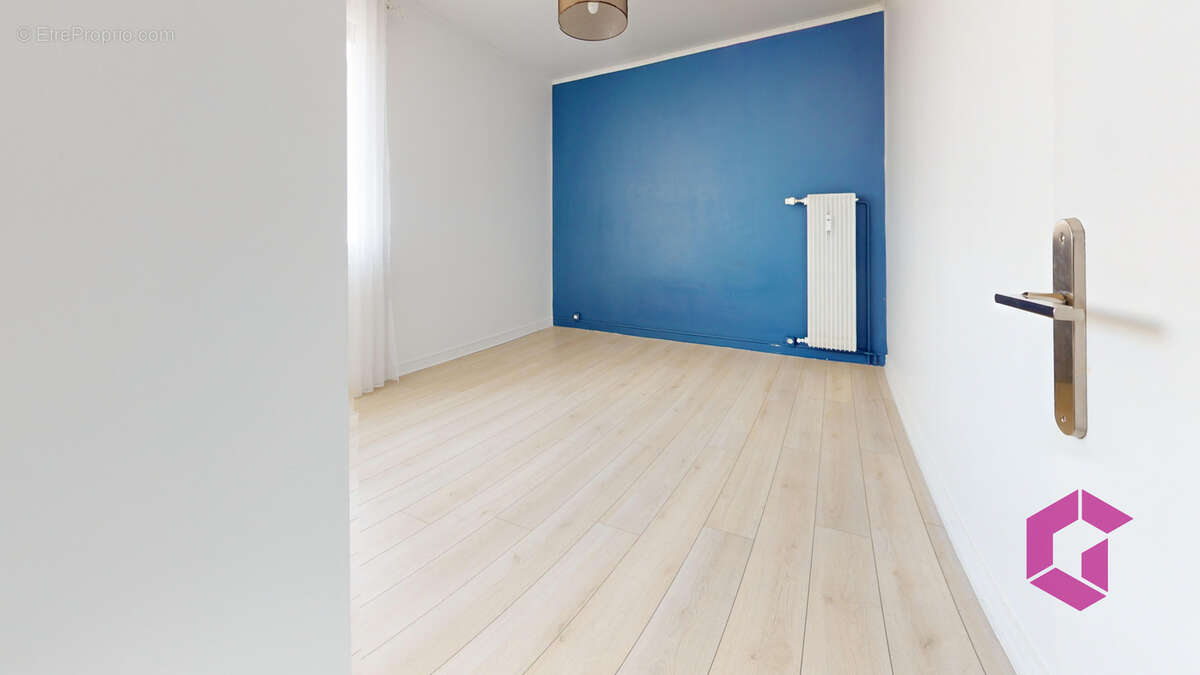 À vendre   Appartement T3/T4 de 70 m2   Dernier étage avec balcon et vue dégagée   Saint-Étienne, secteur Bell - photo 6