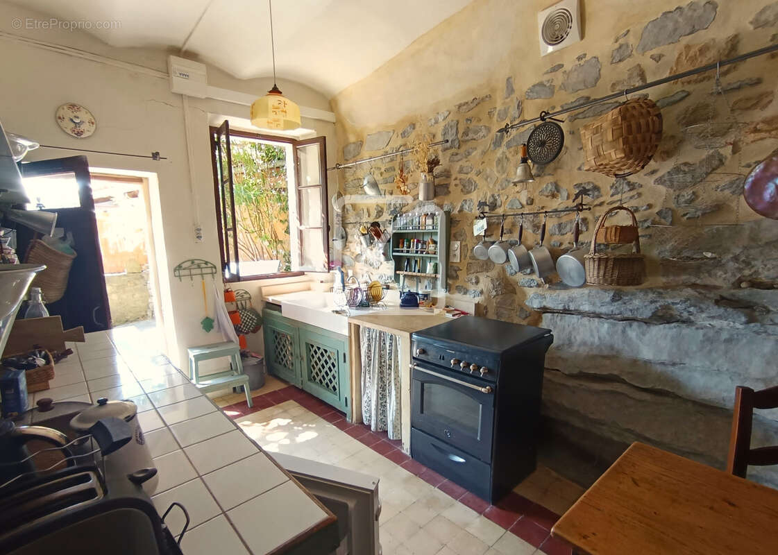 Maison ancienne de caractère au charme d'antan préservé sur terrain de 912 m2 - photo 5