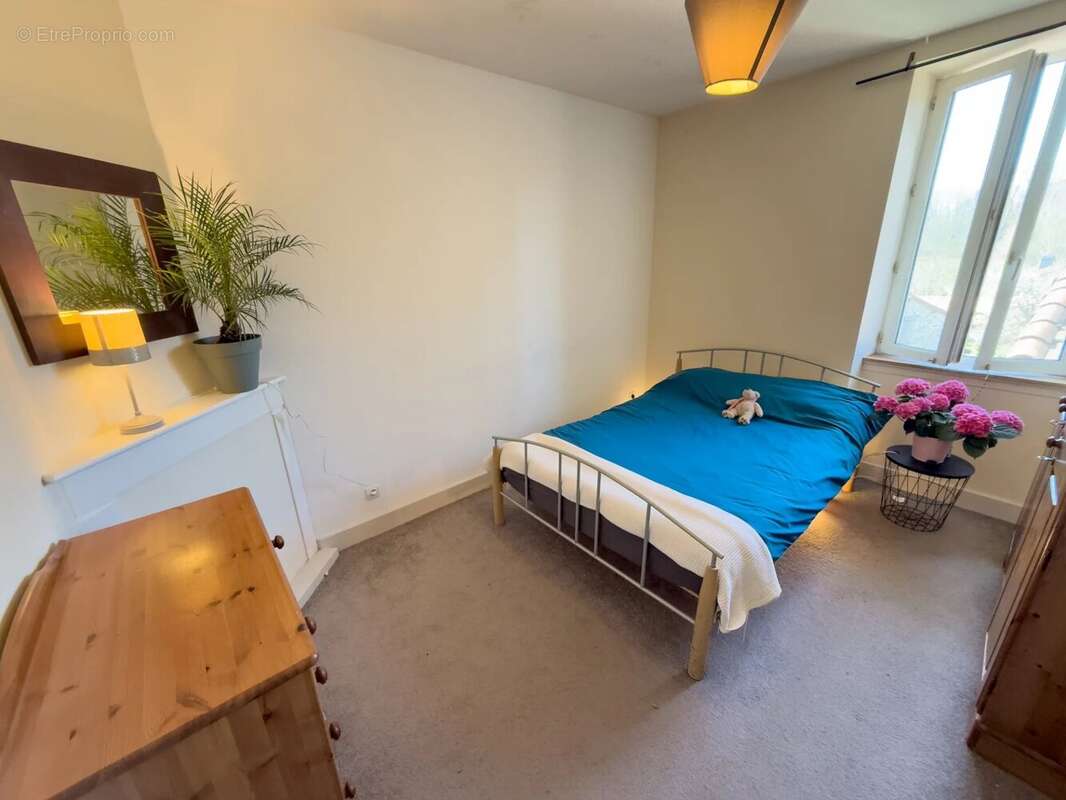 Maison à SAINT-SAUD-LACOUSSIERE