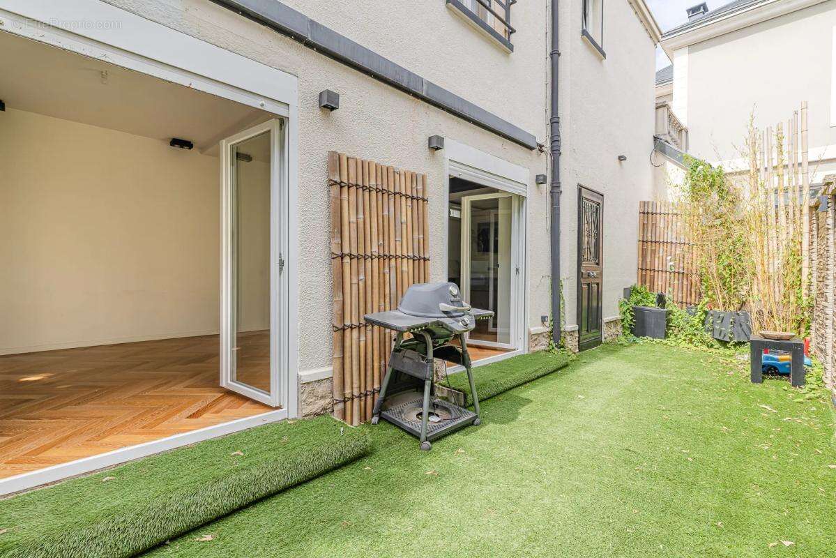 Maison à SAINT-MAUR-DES-FOSSES