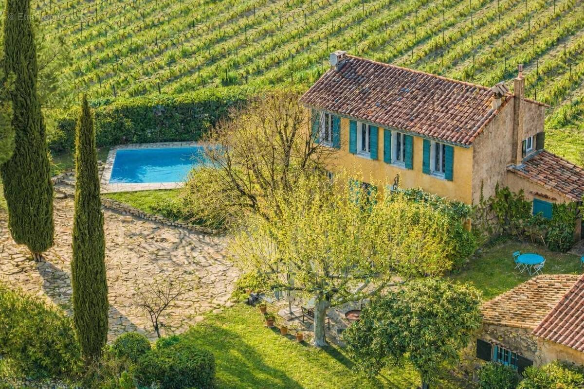 Maison à LE CASTELLET