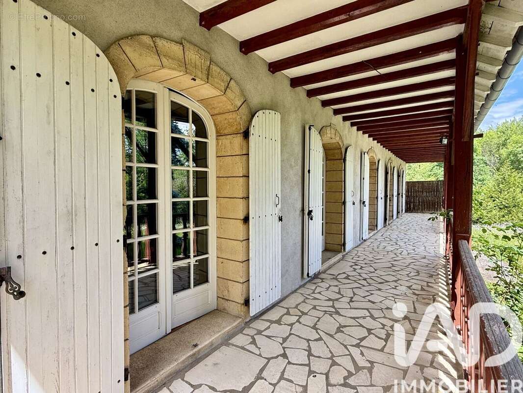Photo 2 - Maison à LE LARDIN-SAINT-LAZARE