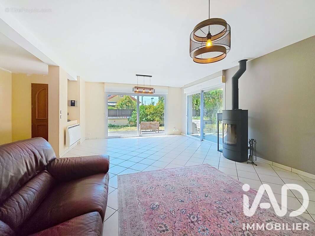 Maison 170 m² à Gagny  - photo 7