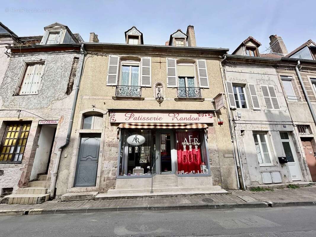 Commerce à AUXONNE