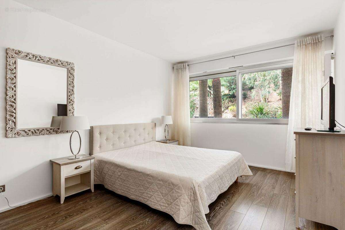 Appartement à VALLAURIS