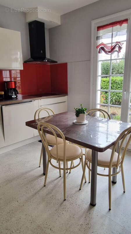 Maison à SAINT-PANTALEON-DE-LARCHE