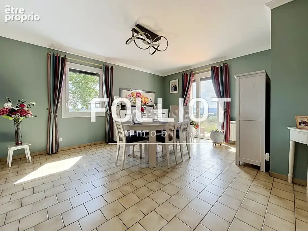 A VENDRE, Maison Saint Laurent De Cuves 5 pièce(s) 139 m2 - photo 4