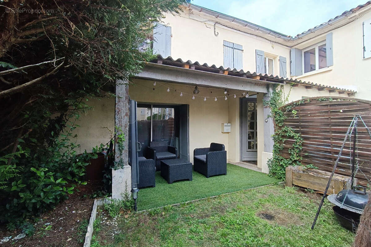 Maison à CHERVES-RICHEMONT