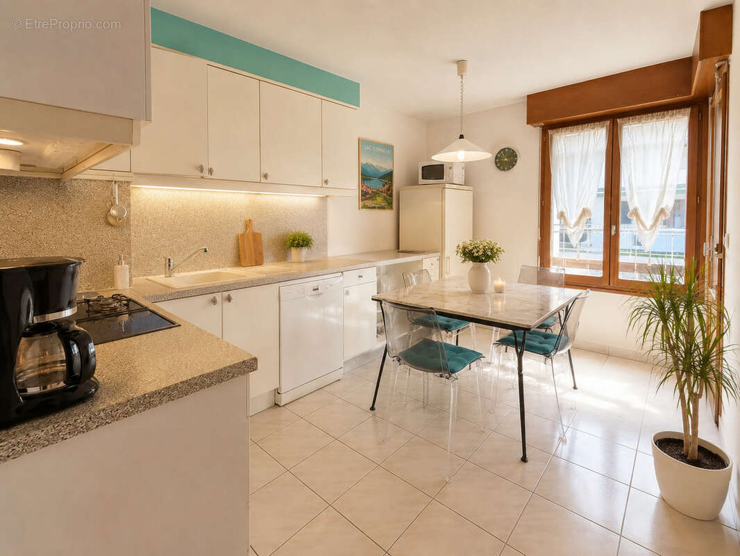 Appartement à BONNE