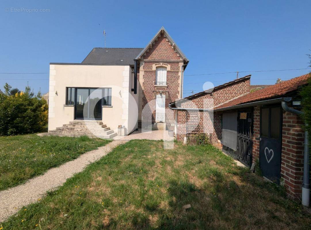 Maison à CUISE-LA-MOTTE