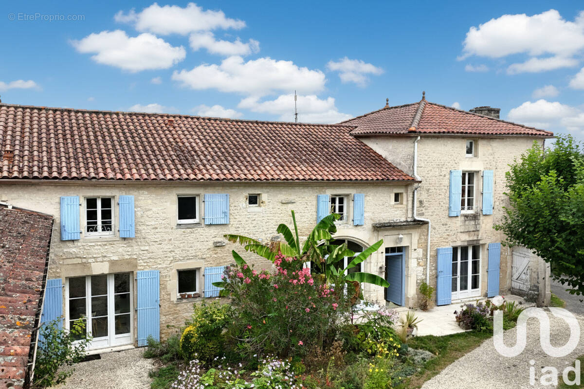 Photo 1 - Maison à ECHALLAT