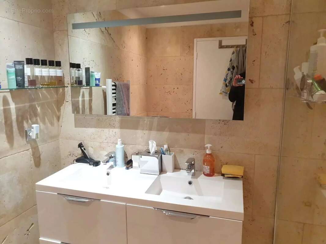 Appartement à MARSEILLE-6E