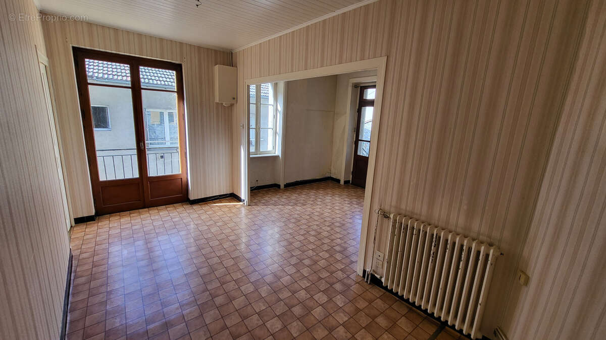 Maison à SAINT-MARTIN-DE-VALAMAS