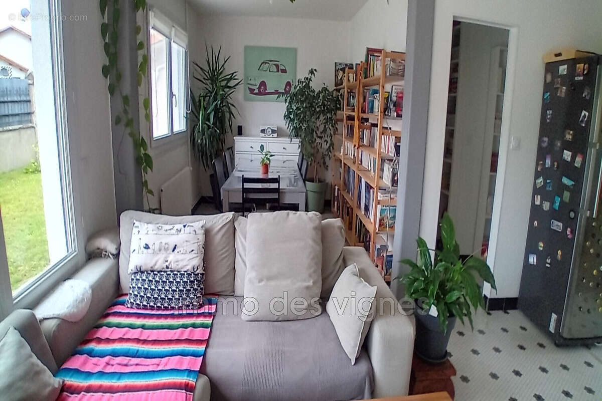 Maison à AMBARES-ET-LAGRAVE