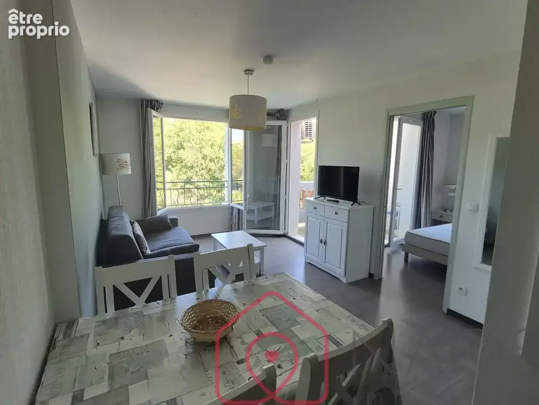 GREOUX-LES-BAINS, T2 meublé, terrasse, parking et piscine - photo 2