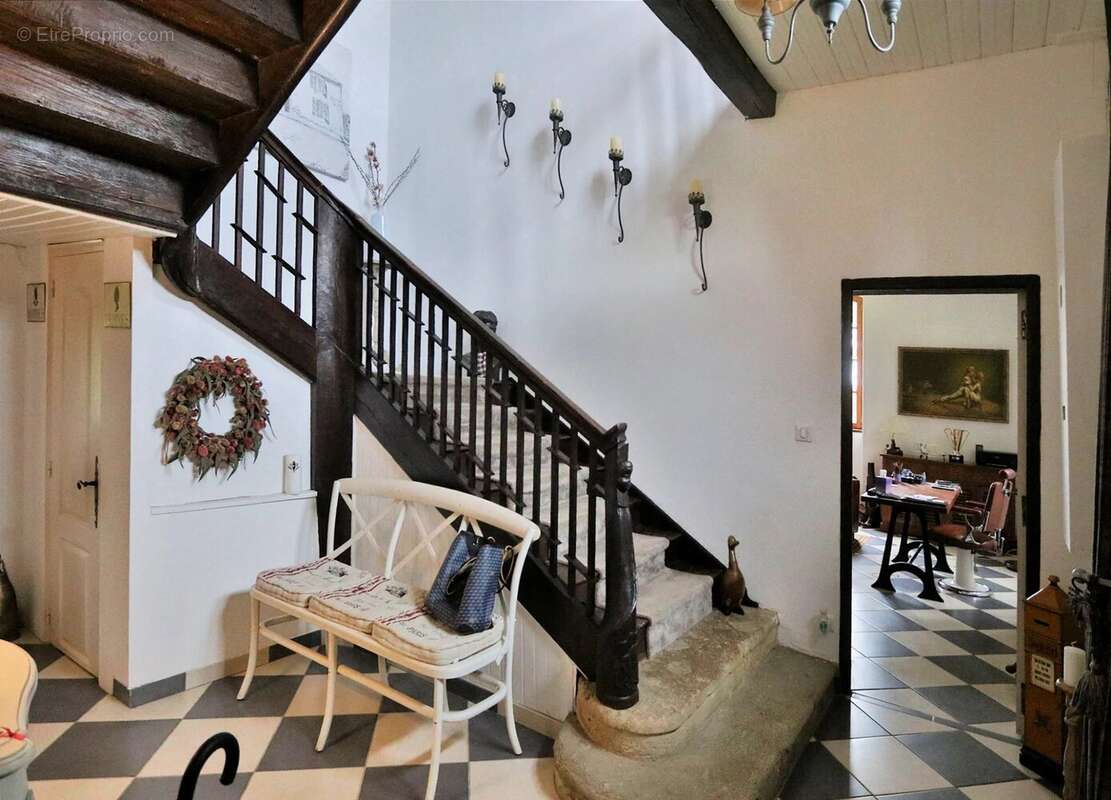 Maison de caractère, 4/5 chambres, 2503m² de terrain avec piscine - photo 2