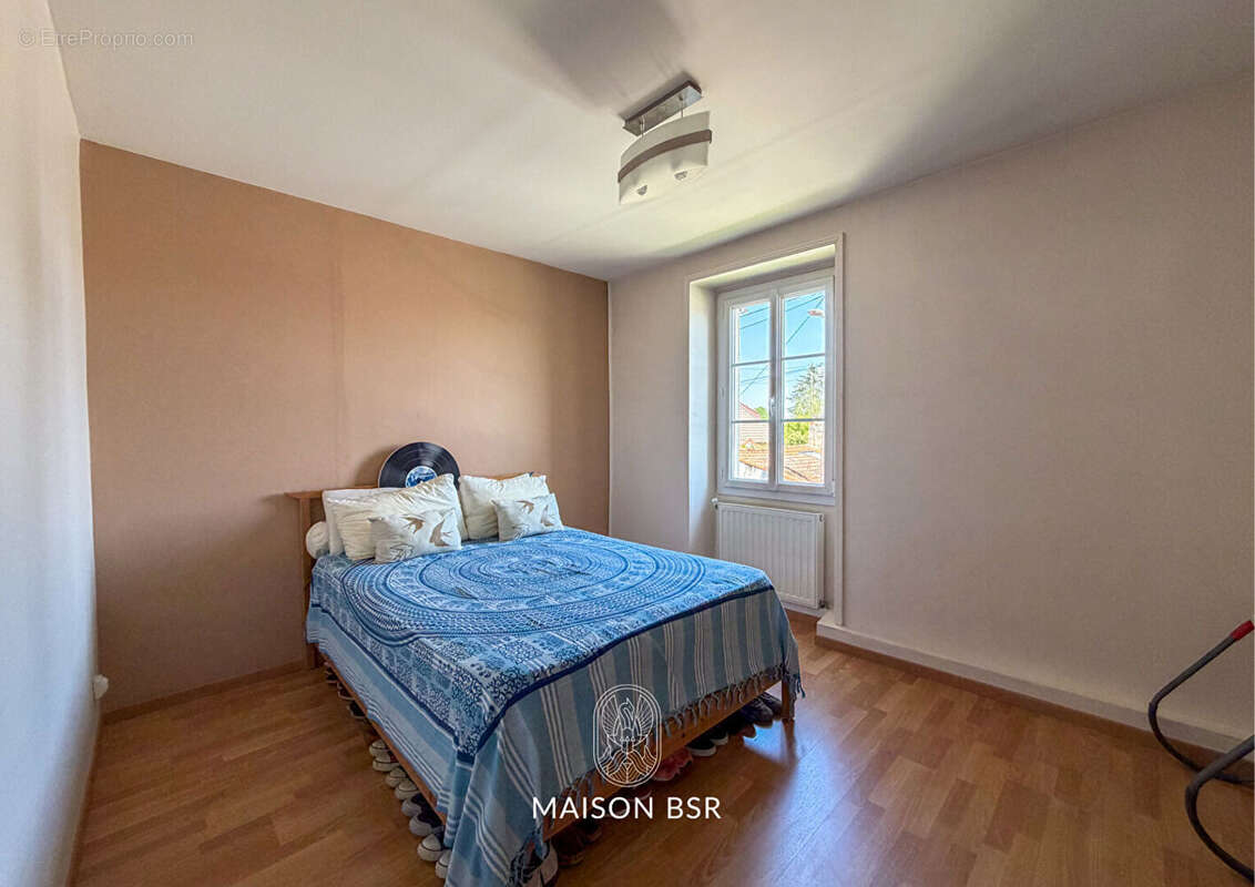 Longère de caractère - 323 m² habitables avec piscine - photo 12