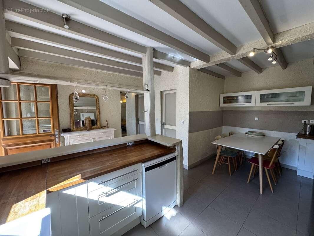 Appartement en duplex avec grande terrasse à vendre 5 pièces MEYZIEU (69) - photo 14