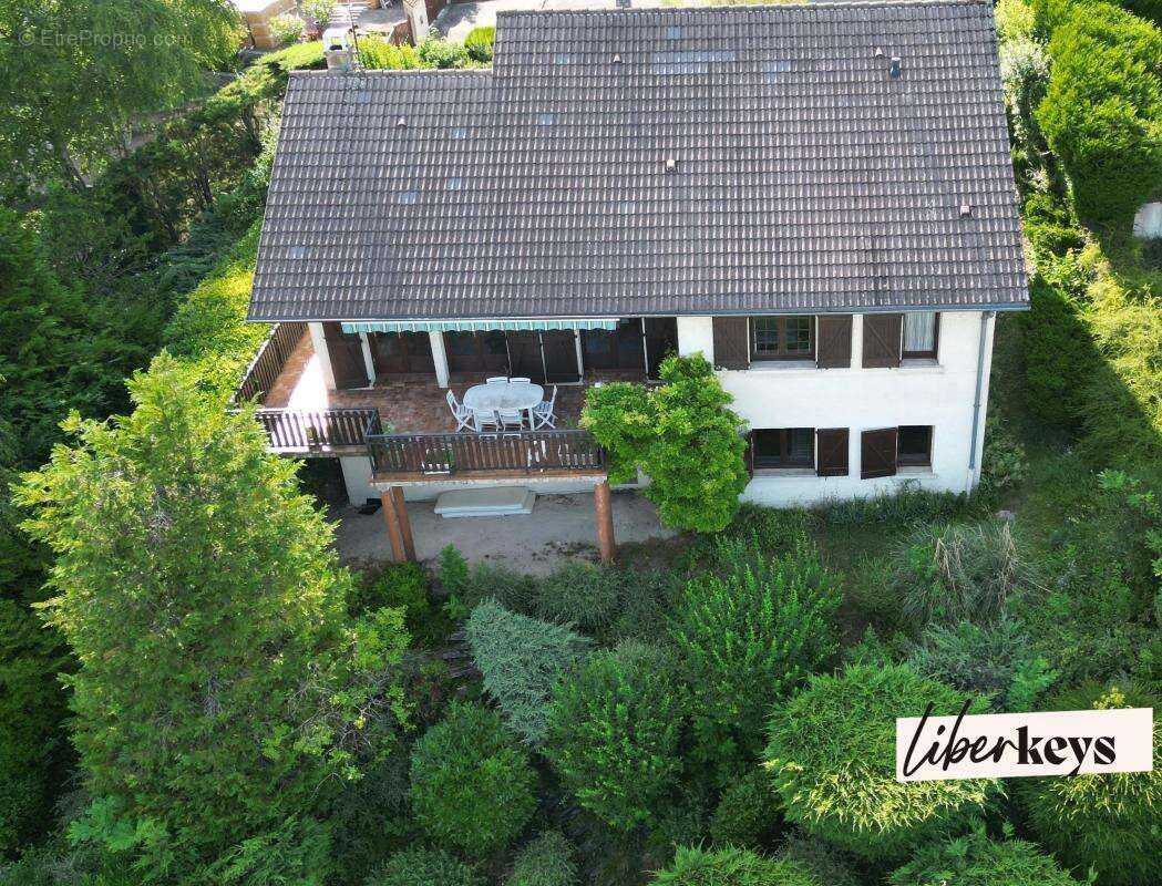 Maison à CORCELLES-LES-MONTS