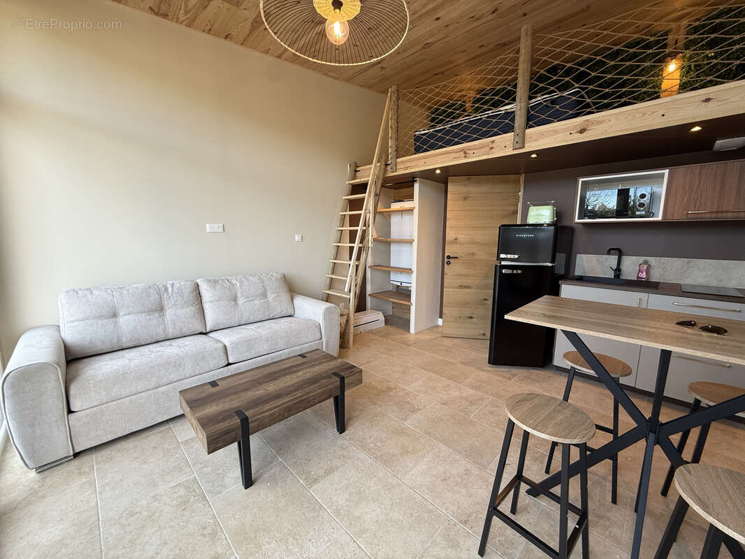 Maison à LES ISSAMBRES