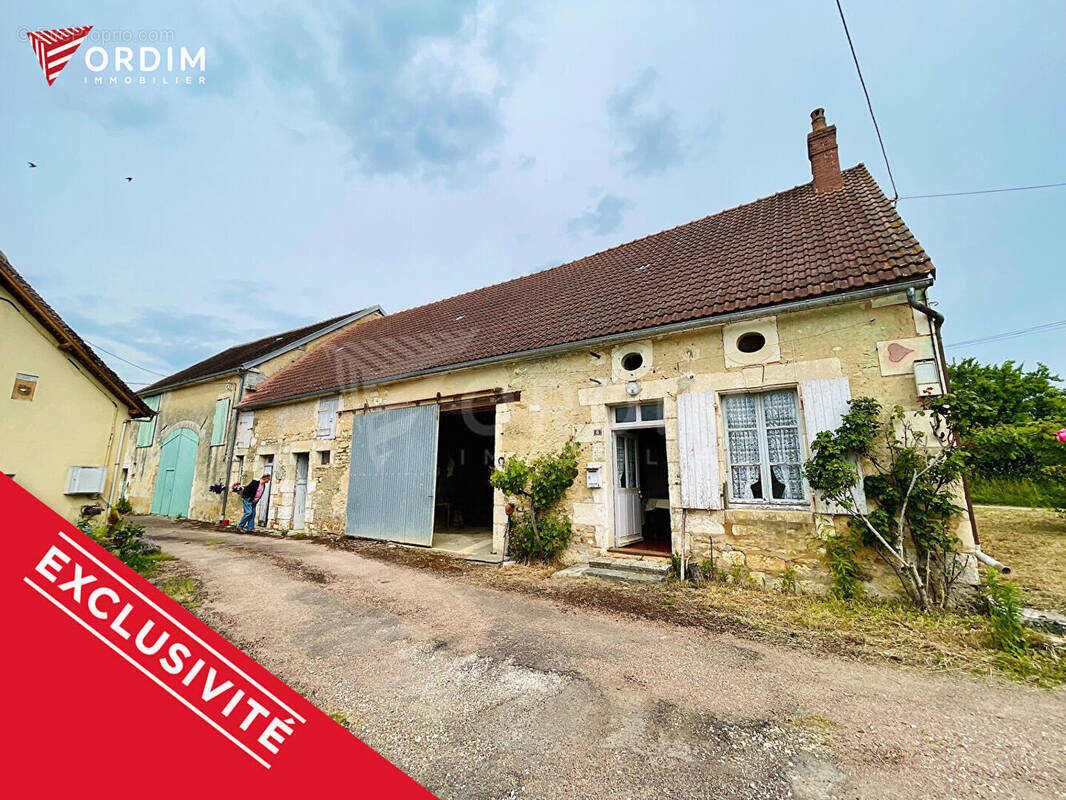 Maison à SAINT-SAUVEUR-EN-PUISAYE