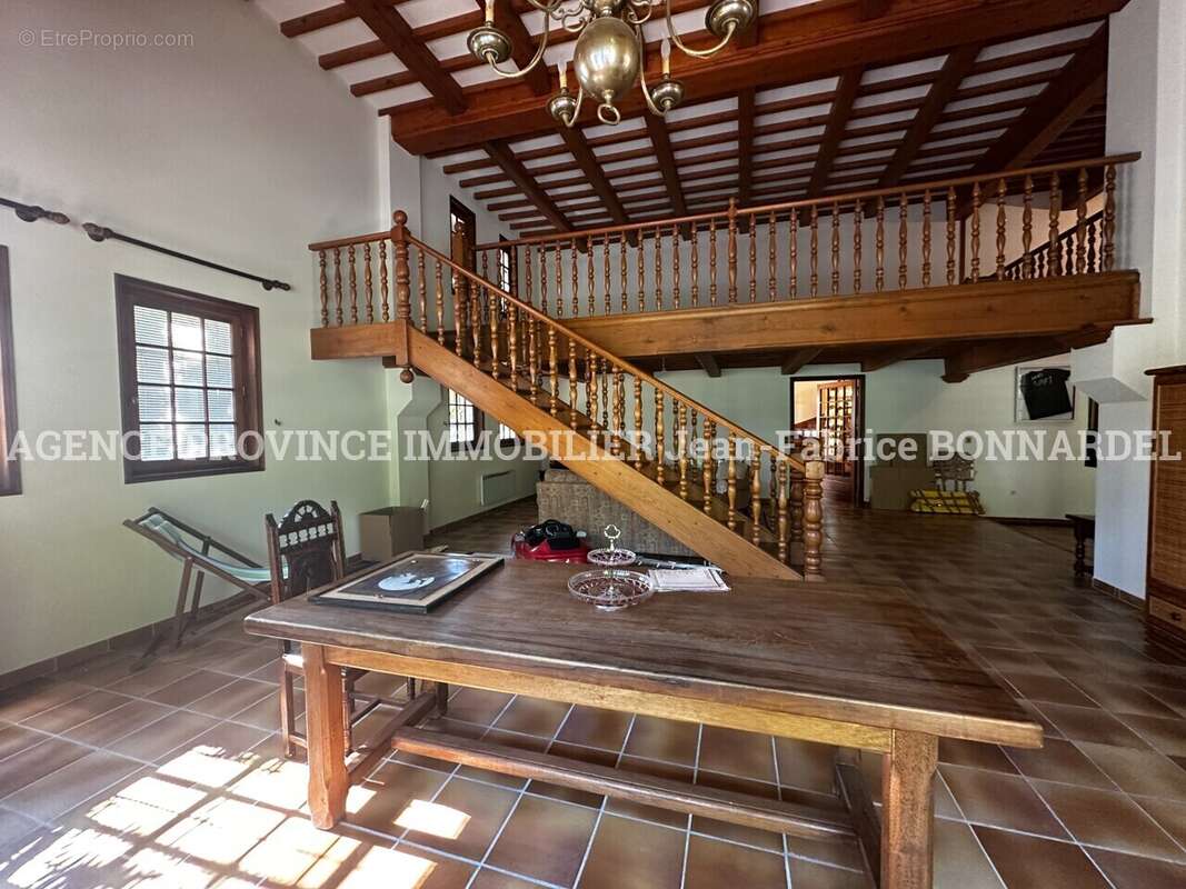 Maison à VALREAS