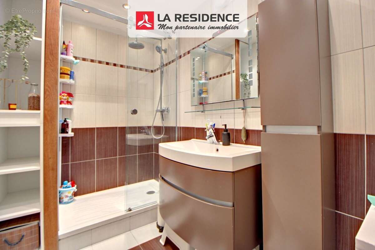 Appartement à VERNEUIL-SUR-SEINE