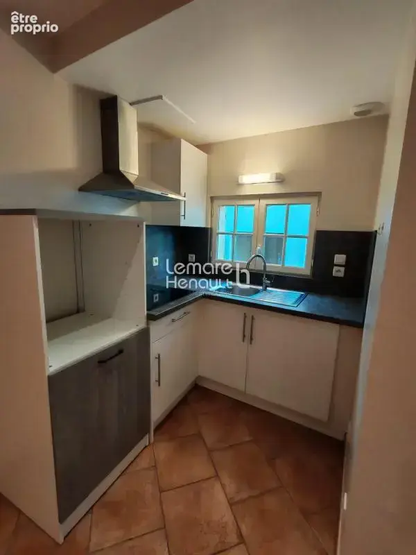 F2 en duplex 38.79 m² de caractère avec un stationnement - photo 4