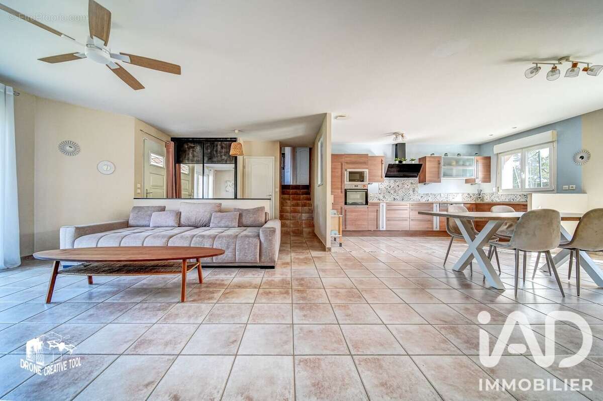 Maison 106 m² à Audun-Le-Roman  - photo 8