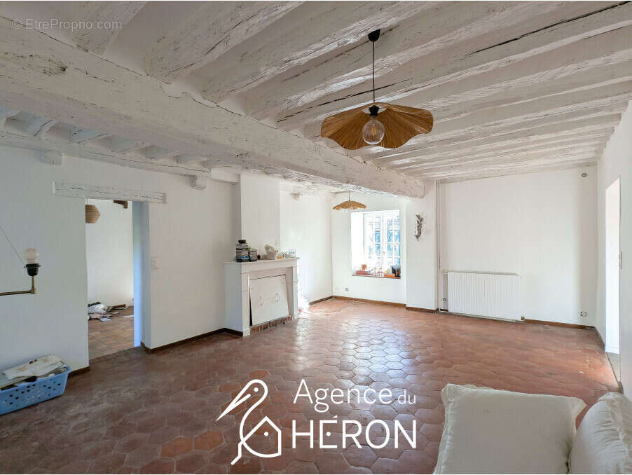 Maison à SAINT-PIERRE-LES-NEMOURS