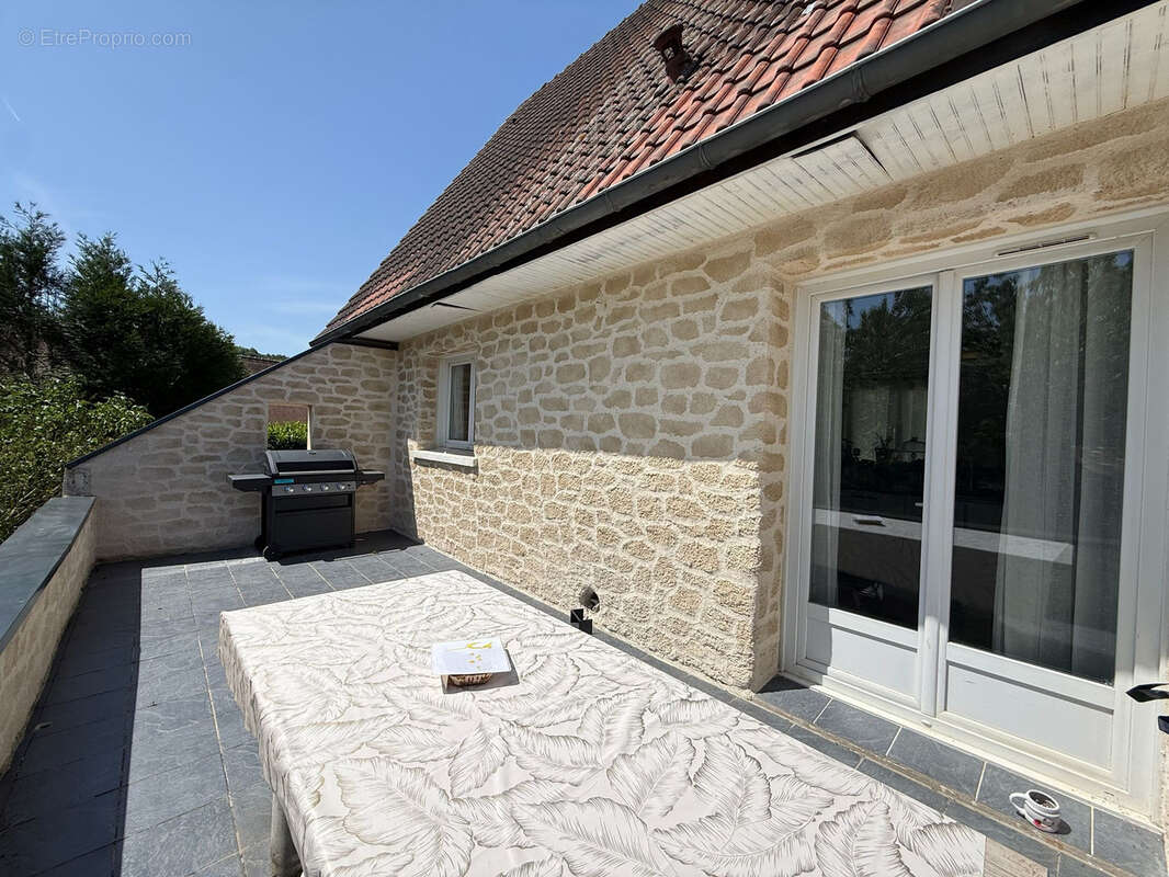Maison à BRIERES-LES-SCELLES