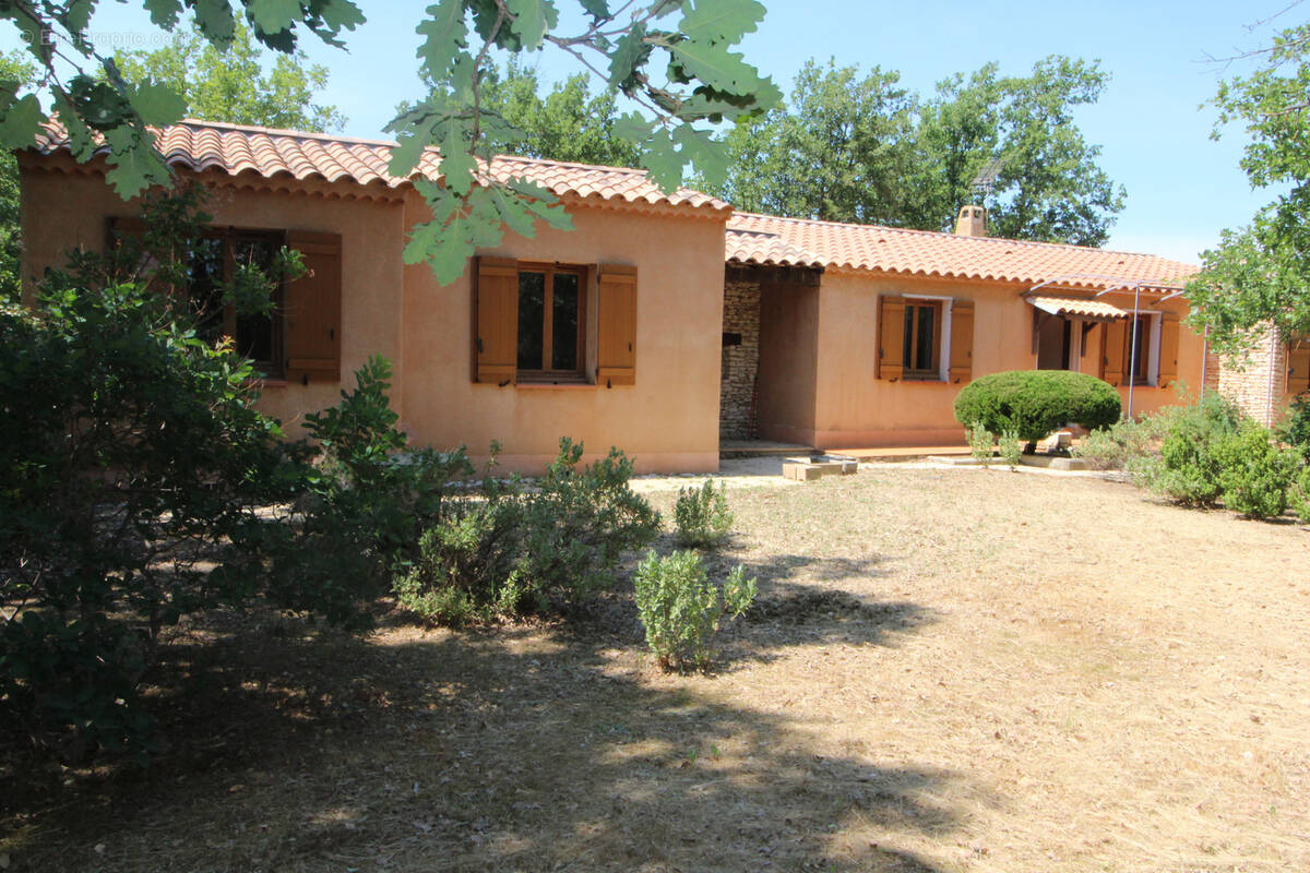 Maison à SAINT-SATURNIN-LES-APT