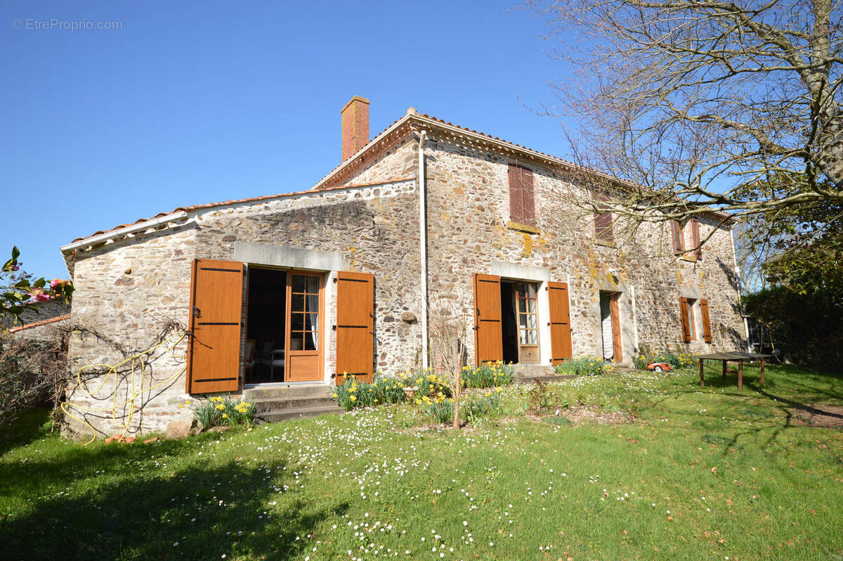 Maison à SAINTE-FLORENCE