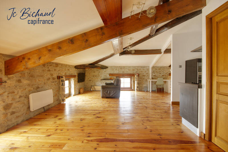 Appartement à MORNANT