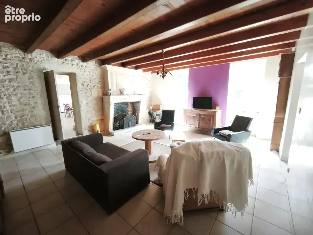 Maison 170 m² à Berneuil  - photo 4