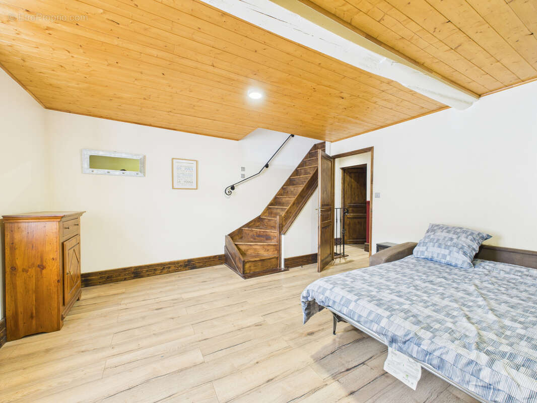 Maison à SAINT-BARTHELEMY-LESTRA