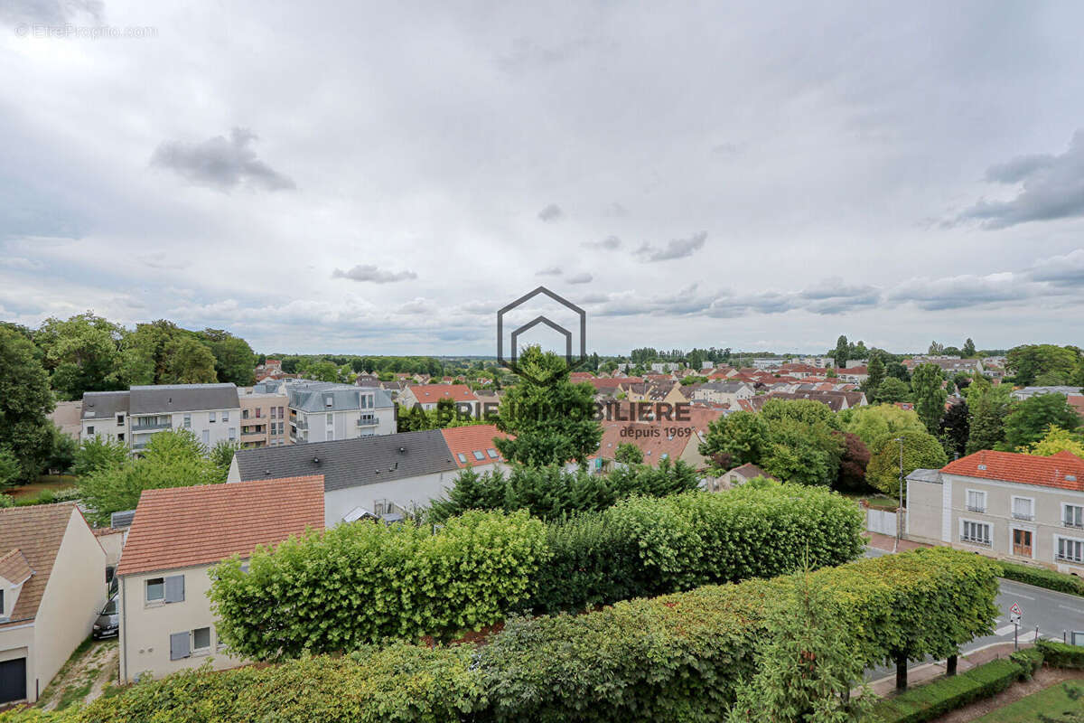 Appartement à BRIE-COMTE-ROBERT