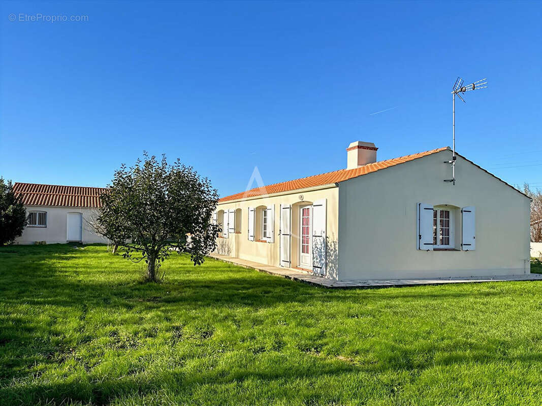 A vendre proche du bourg en impasse - Maison de plain-pied - photo 3