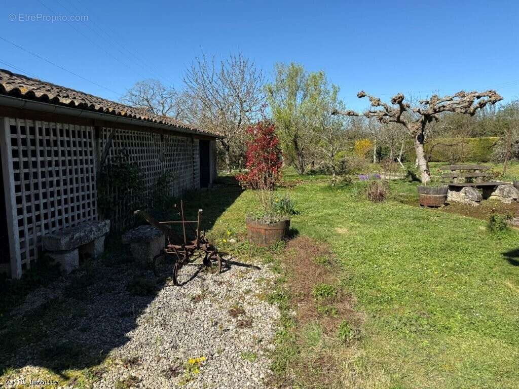 Maison à VILLEFAGNAN