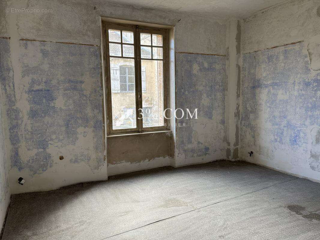 Appartement à MIRECOURT