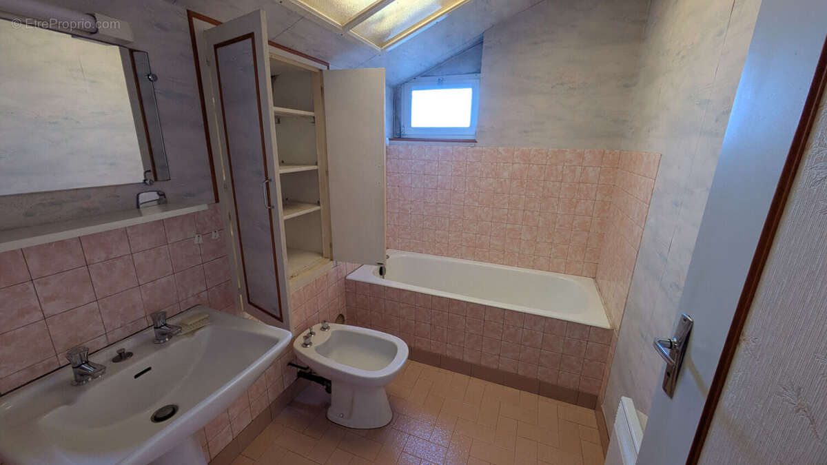 Maison à TEURTHEVILLE-BOCAGE