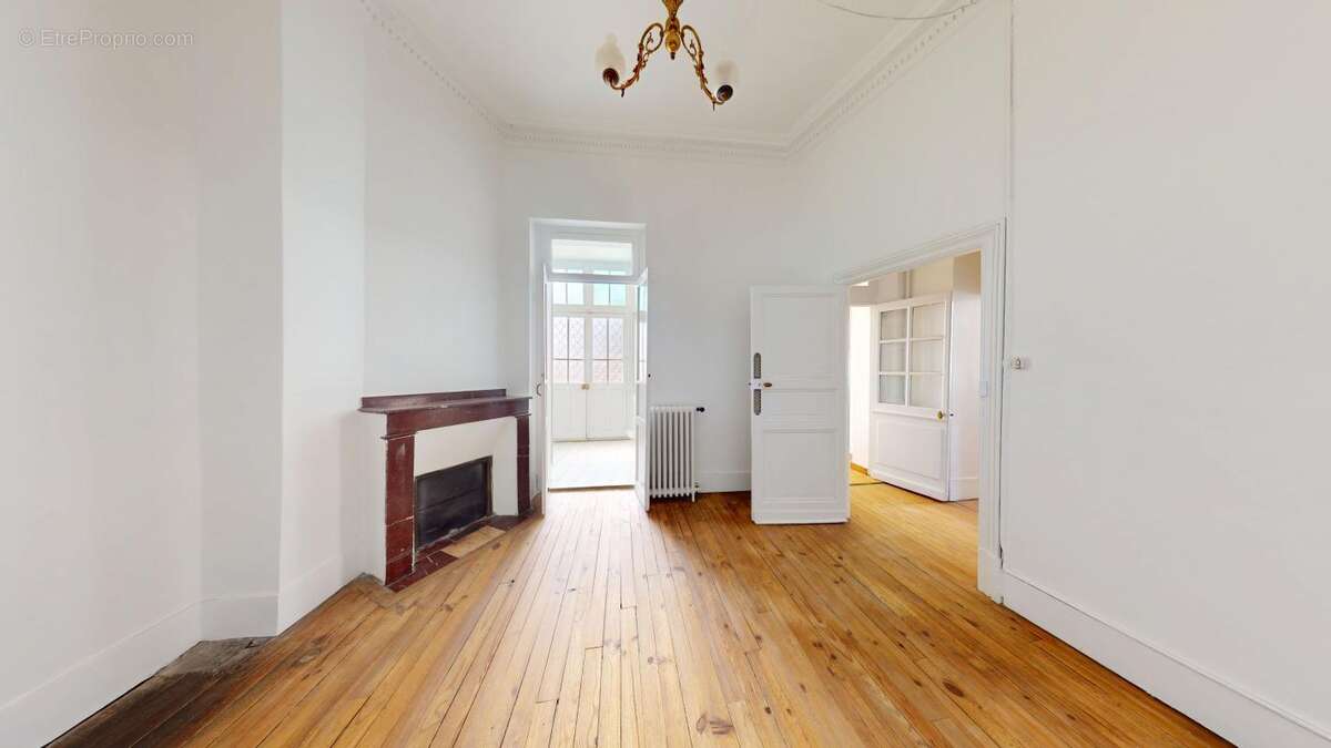 Appartement T4/5 traversant - Saint-Sernin / Jeanne d'Arc - photo 8