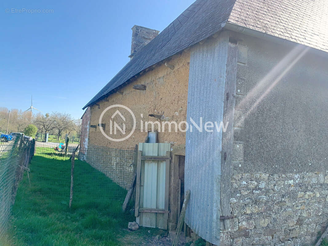 Maison Grange a Restaurer /MARGUERAY 50410 / PARCELLE DE 4700 m2. - photo 9