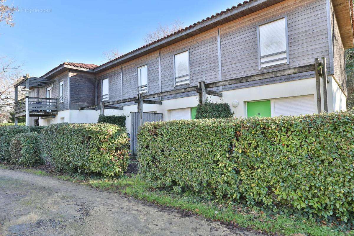 Appartement à AUREILHAN